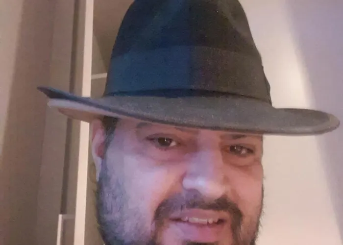 Si Nombre